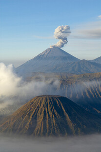 壮丽火山景观