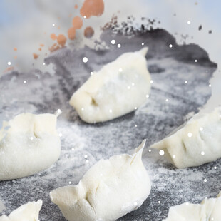 手工饺子面粉上的美味