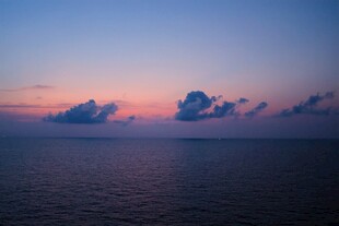 海上绝美日落天空景观