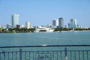 城市滨水风光