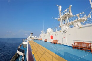 海上轮船甲板风光