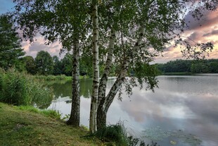湖畔黄昏美景