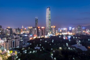 城市璀璨夜景俯瞰图