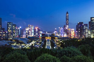 都市璀璨夜景俯瞰图