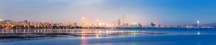海滨城市美丽黄昏景色