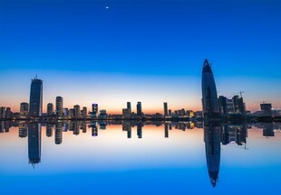 深圳城市天际线美丽倒影