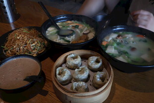 多样中式美食齐聚一桌