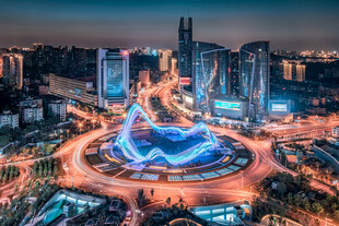 成都夜景中的璀璨环形立交