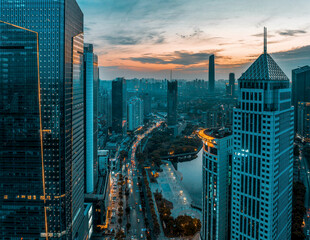 城市天际线黄昏壮美景观