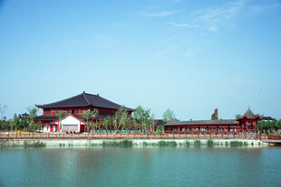 湖畔中式古建筑景观
