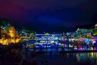 凤凰古城璀璨夜景