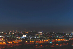 城市璀璨夜景俯瞰图