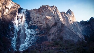壮丽雪山景观