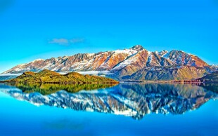 壮丽山水倒影美景