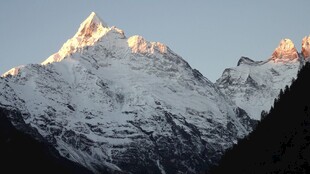 雪山壮丽美景