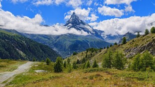 阿尔卑斯山壮丽山间美景