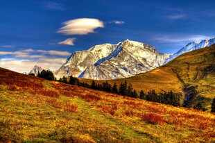 秋日山间美景