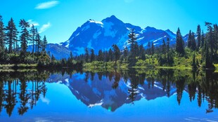湖光山色中的静谧美景