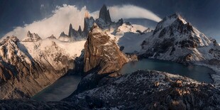壮丽雪山景观