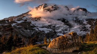雪山壮丽美景