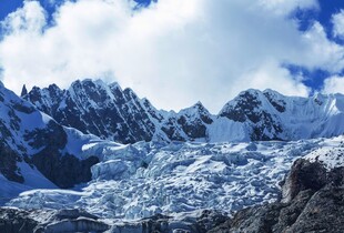 壮丽雪山风景