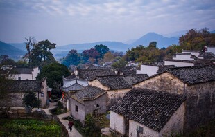 古朴山村景致