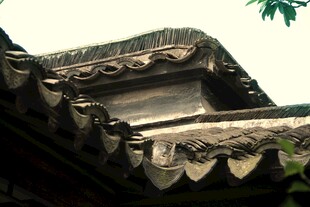 中式古建筑屋顶一角