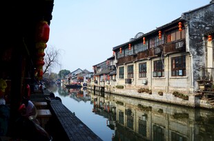 江南水乡古街河畔景致