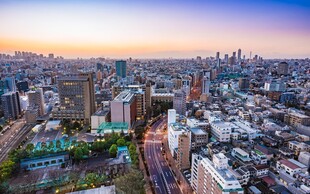 城市天际线黄昏俯瞰美景