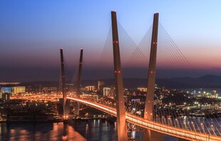 城市桥梁夜景璀璨风光