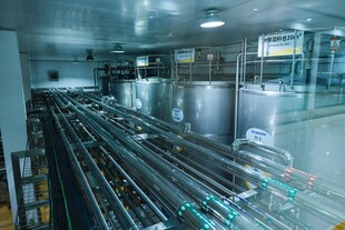 现代化饮料生产流水线