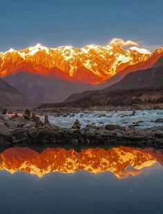雪山湖泊