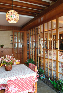 日式温馨餐厅室内场景