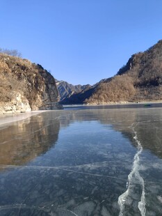 平静湖面