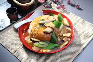 香菇鸡片盖饭