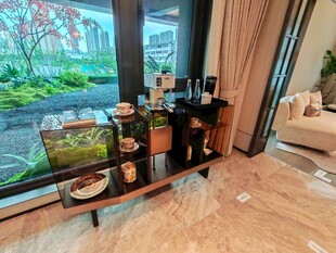 现代客厅精致吧台一角