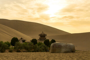敦煌月牙泉景区美景