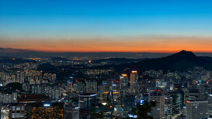 城市黄昏天际线美景