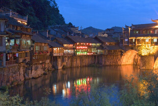 凤凰古城夜景美丽如画