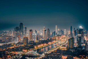 繁华都市夜景俯瞰