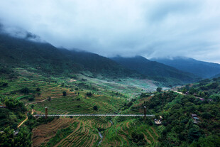 山间梯田美景