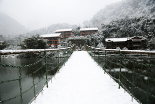 峨眉山雪景