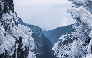 峨眉山雪景