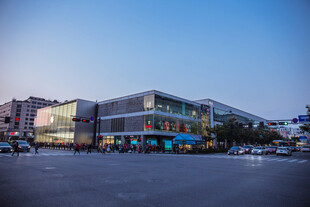 杭州城市繁华商业建筑