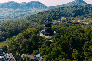 航拍杭州雷峰塔