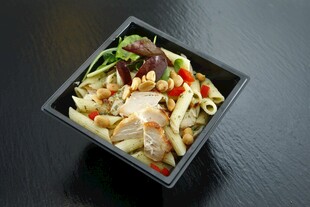 美味意面海鲜蔬菜沙拉