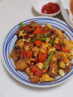 彩椒鸡蛋炒肉