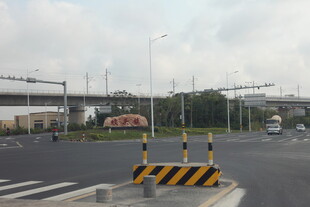 城市道路路口交通设施