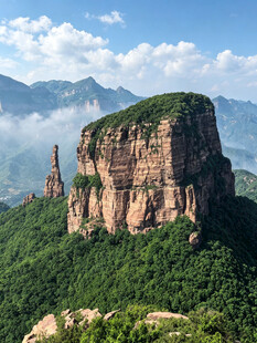 壮丽奇峰景观
