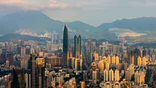 繁华都市天际线俯瞰图